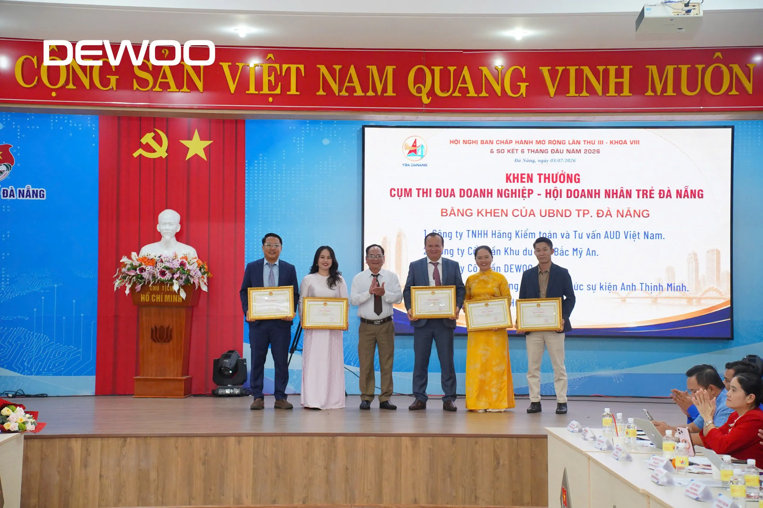 DEWOO GROUP VINH DỰ ĐƯỢC NHẬN BẰNG KHEN CỦA CHỦ TỊCH UBND THÀNH PHỐ ĐÀ NẴNG