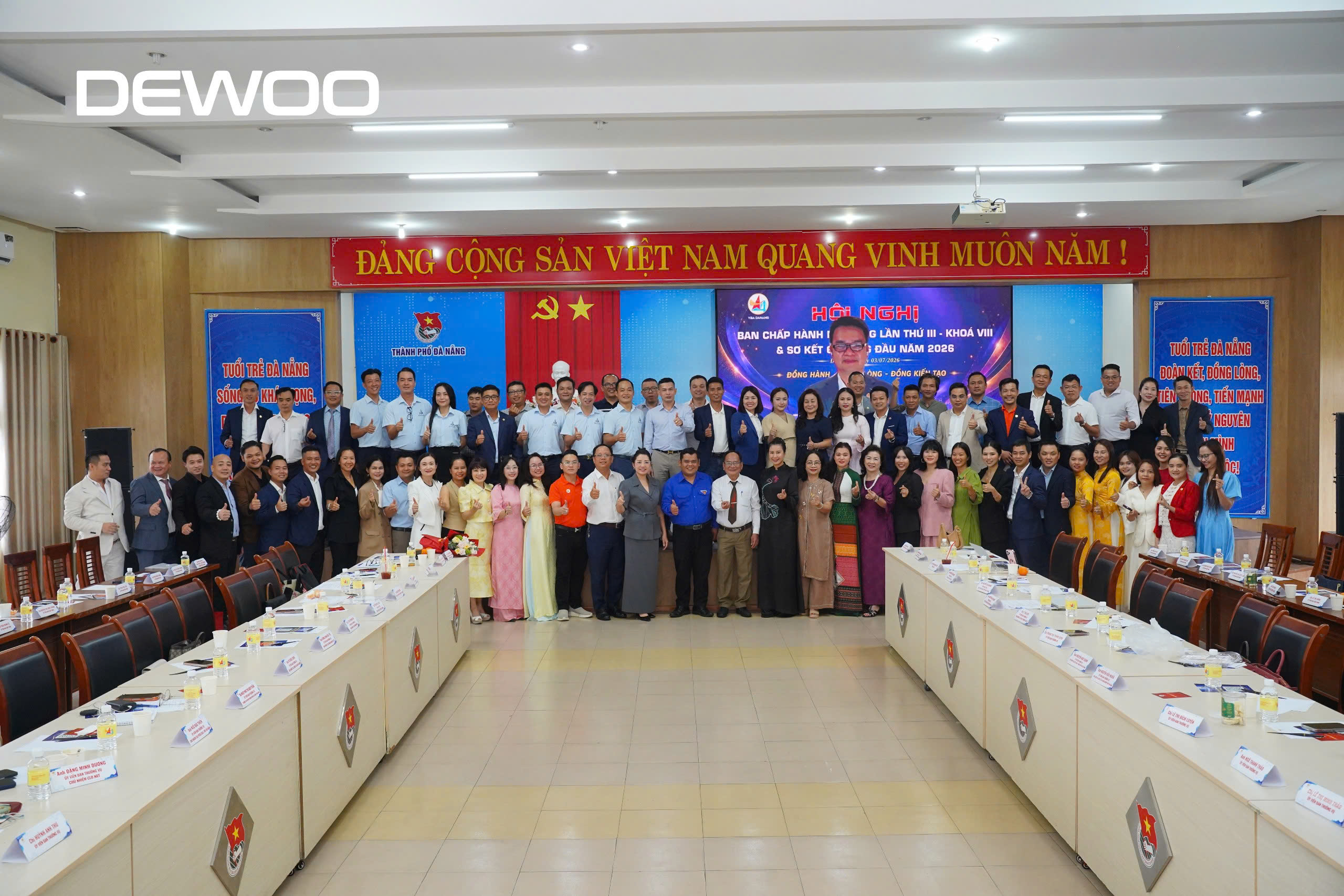 DEWOO-GROUP-VINH-DU-DUOC-NHAN-BANG-KHEN-CUA-CHU-TICH-UBND-THANH-PHO-DA-NANG-2