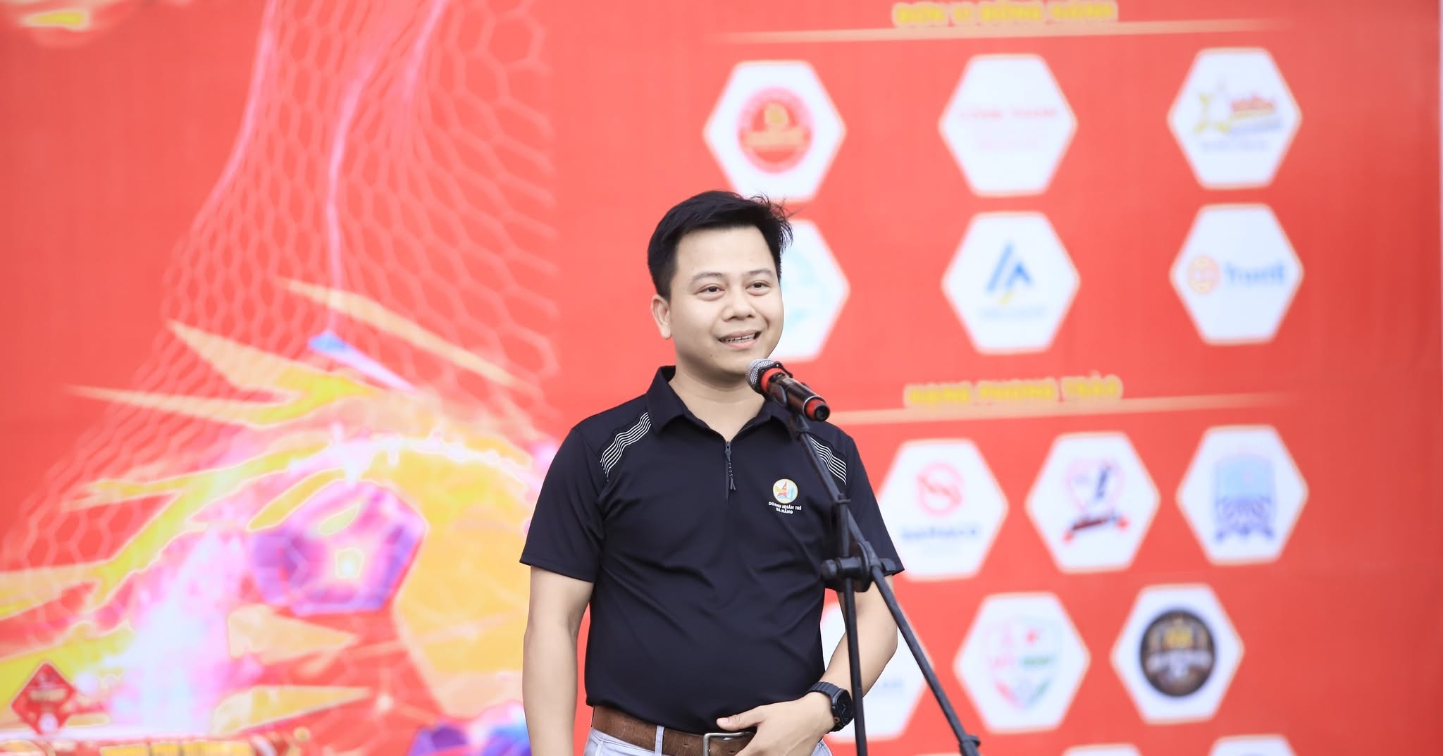 dewoo-door-dong-hanh-cung-giai-bong-da-hoi-doanh-nhan-tre-da-nang-4
